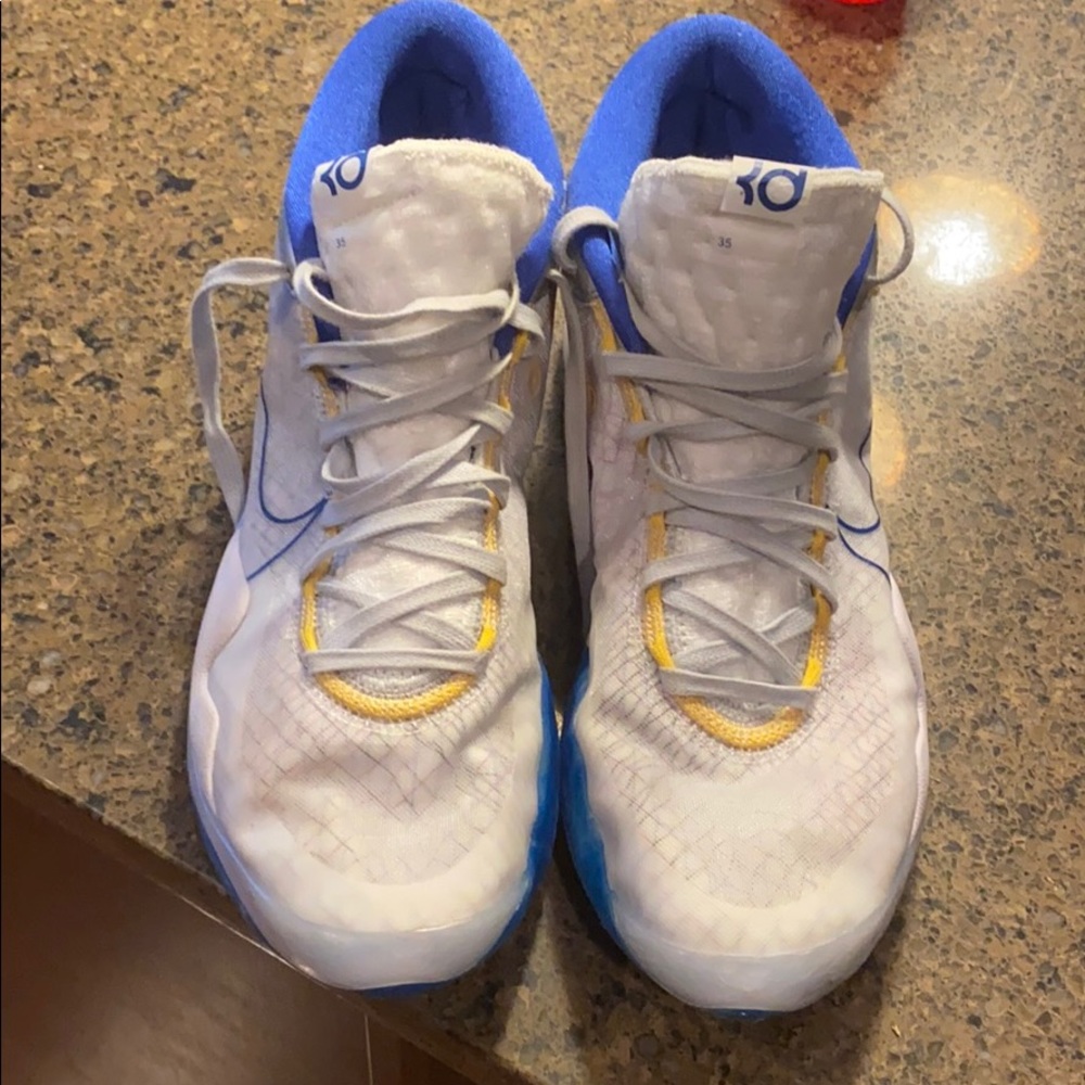 KD basketball shoes